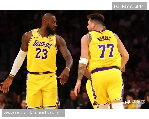 湖人112-108险胜76人 球员点评:2人满分,3人及格,4人崩盘 湖人112-108险胜76人 球员点评:2人满分,3人及格,4人崩盘